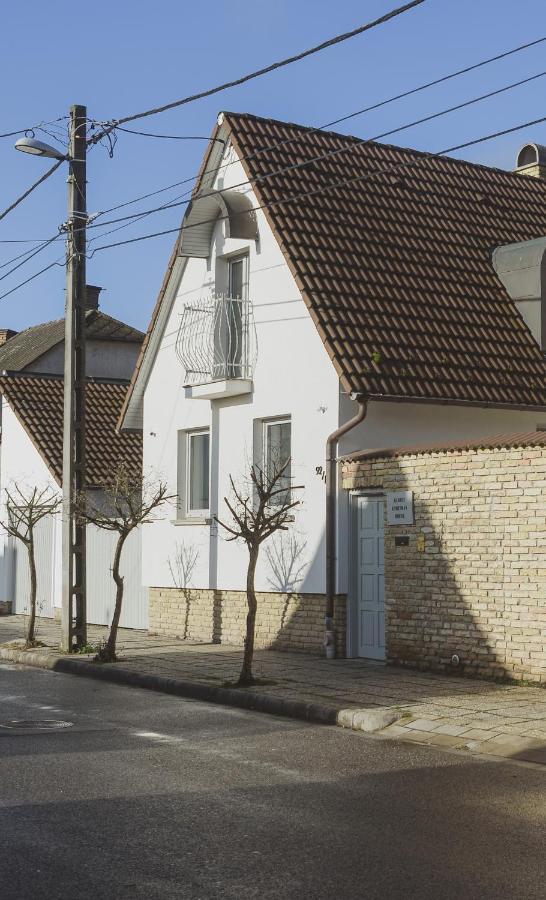 Raba92 Apartman House Bagian luar foto