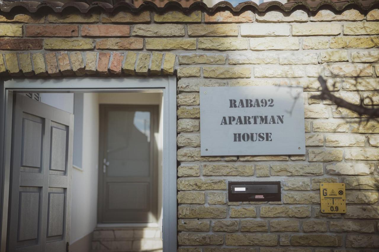 Raba92 Apartman House Bagian luar foto