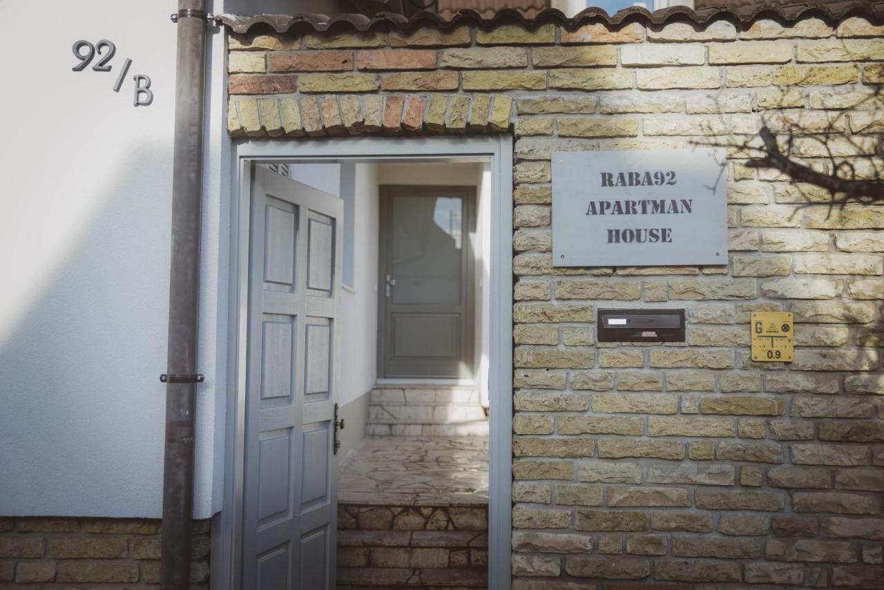 Raba92 Apartman House Bagian luar foto