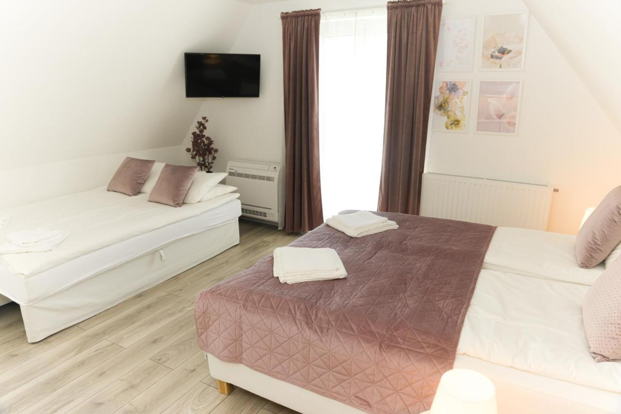 Raba92 Apartman House Bagian luar foto